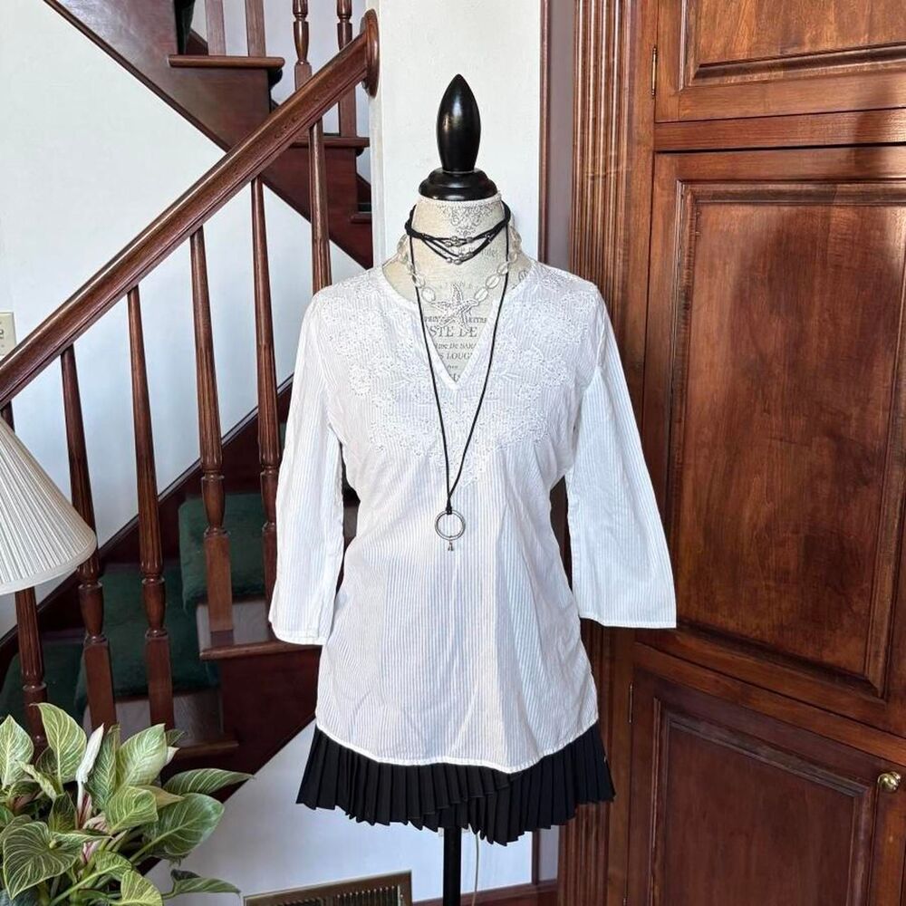 Chico-s Women's White and Cream Blouse
